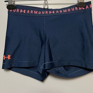 GUC women’s under armour medium heat gear shorts